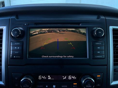 Used 2019 Nissan Titan SV w/ SV Convenience Package image 33