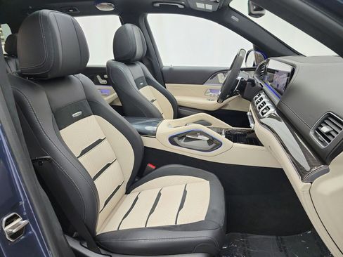 Used 2024 Mercedes-Benz GLS 63 AMG 4MATIC image 19