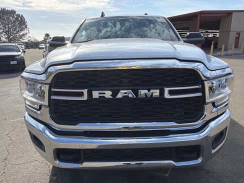 Used 2022 RAM 2500 Tradesman w/ Chrome Appearance Group AWD/4WD image 4