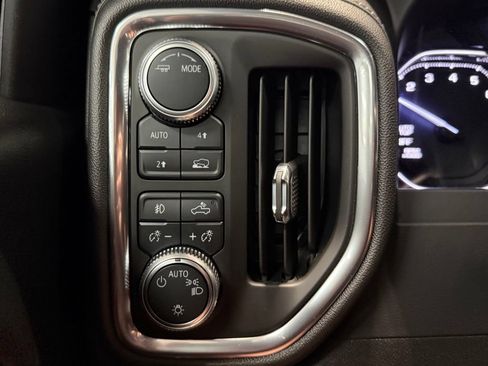 Used 2020 GMC Sierra 1500 Elevation w/ Elevation Value Package AWD/4WD image 15