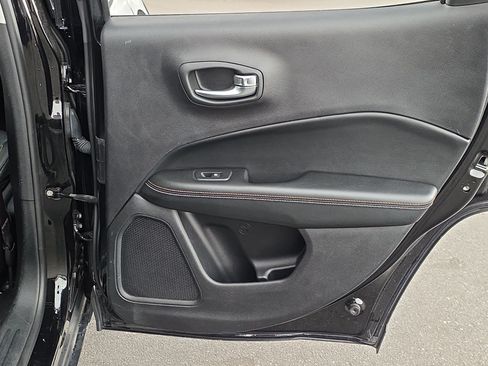 Used 2019 Jeep Compass Latitude w/ Popular Equipment Group FWD image 22