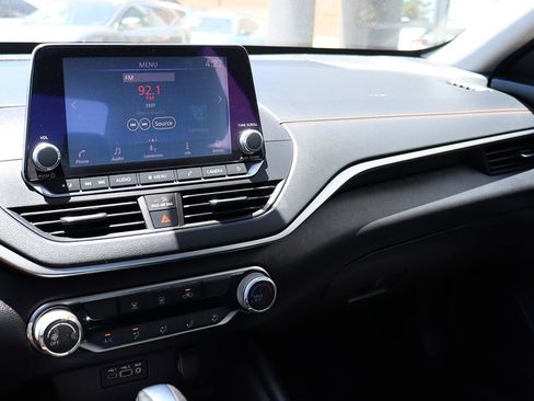 Used 2020 Nissan Altima 2.5 SR FWD image 43