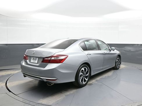 Used 2017 Honda Accord EX-L image 6