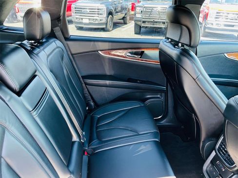 Used 2016 Lincoln MKX Reserve w/ Climate Package FWD image 24