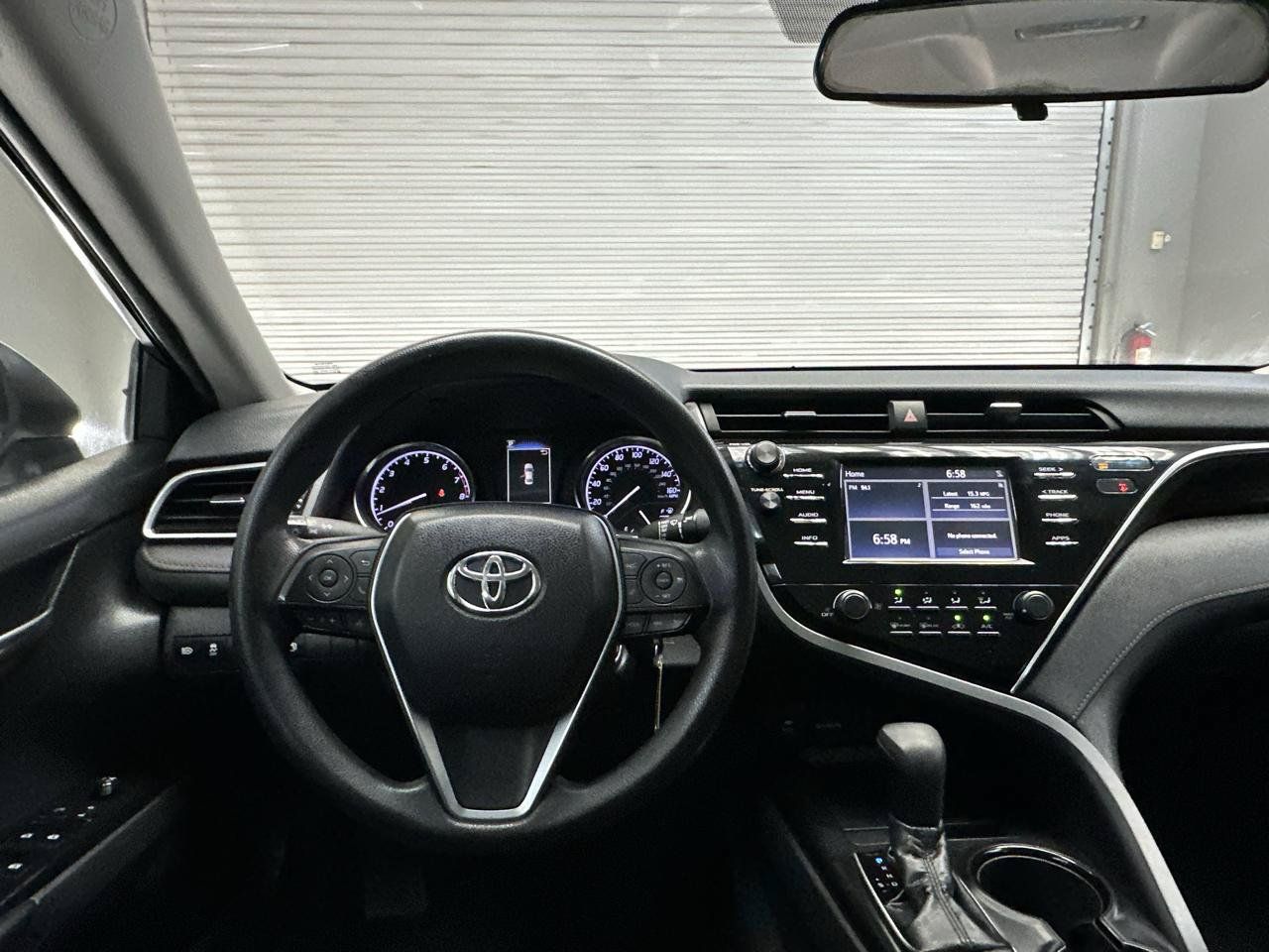 Used 2018 Toyota Camry LE FWD image 16