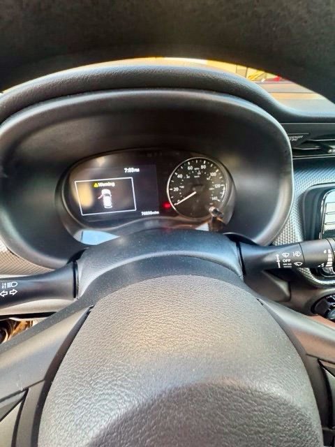 Used 2021 Nissan Kicks SV FWD image 3