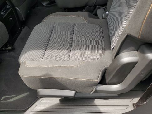 Used 2020 Chevrolet Traverse LT FWD image 16