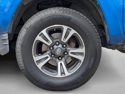 Used 2017 Toyota Tacoma TRD Sport w/ Tow Package image 14