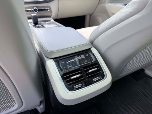 Certified 2023 Volvo XC90 B6 Plus w/ Protection Package Premier AWD/4WD image 16