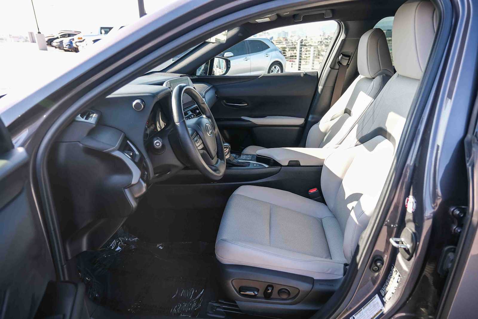 Used 2023 Lexus UX 250h F Sport w/ Accessory Package (Z1) AWD/4WD image 18