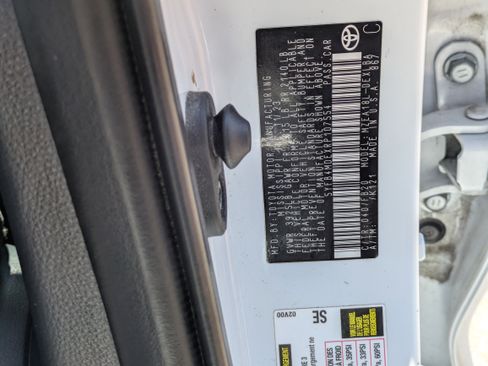 Used 2024 Toyota Corolla LE FWD image 30