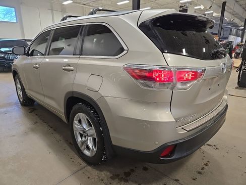 Used 2016 Toyota Highlander Limited image 3