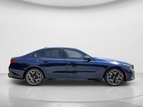 Certified 2026 BMW 550e xDrive w/ Executive Package AWD/4WD image 4