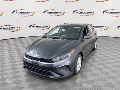 Used 2023 Kia Forte LXS image 1