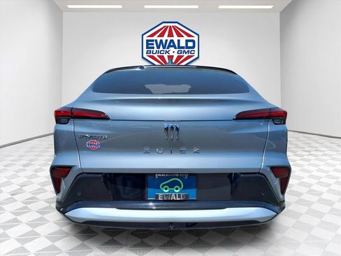 Certified 2025 Buick Envista Sport Touring FWD image 6