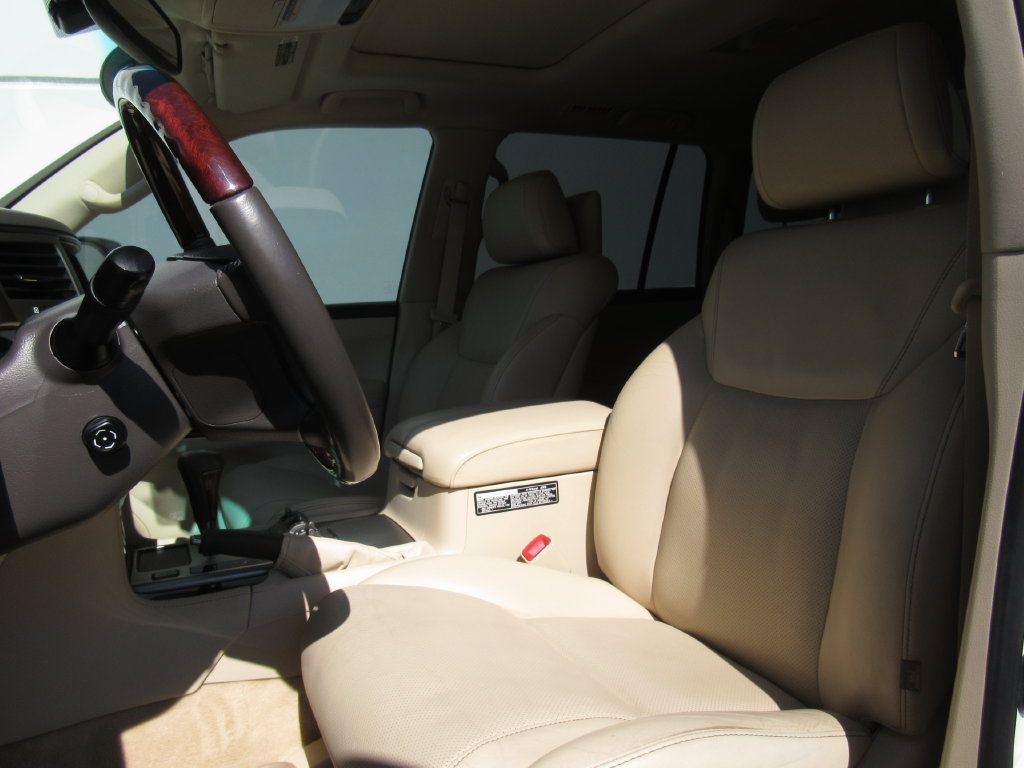Used 2015 Lexus LX 570 4WD w/ Luxury Package image 10