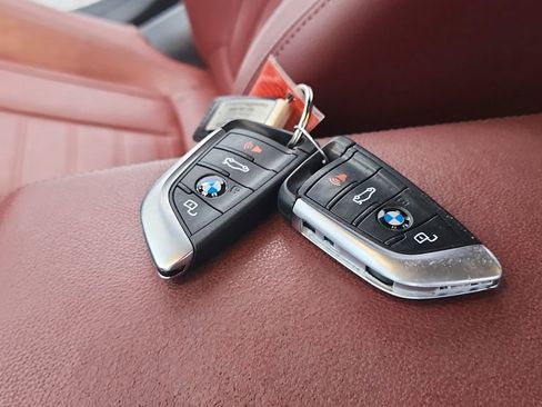 Used 2022 BMW 330i Sedan w/ M Sport Package image 42