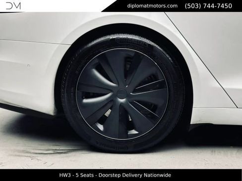 Used 2022 Tesla Model S AWD/4WD image 38