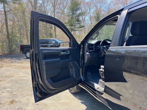 Certified 2023 Chevrolet Silverado 1500 LT AWD/4WD image 15