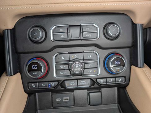 Used 2023 Chevrolet Tahoe Premier AWD/4WD image 33