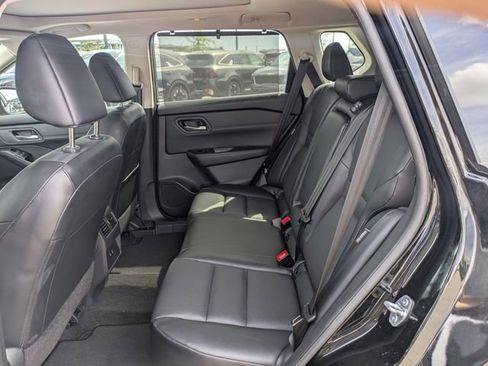 Used 2024 Nissan Rogue SV w/ SV Premium Package FWD image 14