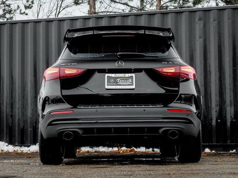 New 2026 Mercedes-Benz GLA 35 AMG 4MATIC image 9