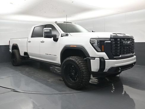 Used 2024 GMC Sierra 2500 Denali Ultimate AWD/4WD image 1