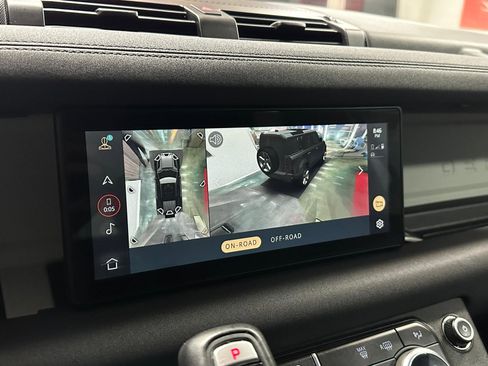 Used 2020 Land Rover Defender 110 First Edition image 21