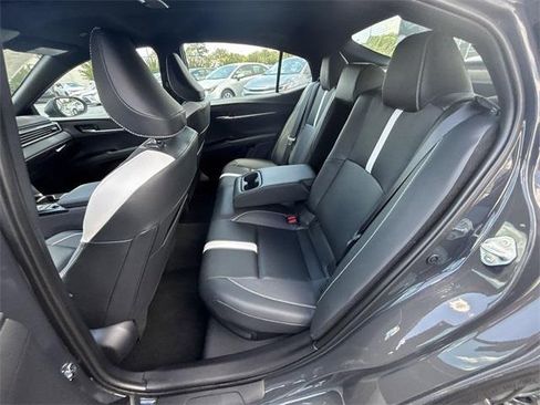 Used 2025 Toyota Camry SE w/ Convenience Package image 22