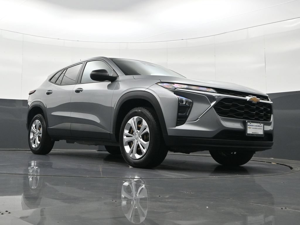 Certified 2024 Chevrolet Trax LS FWD image 36