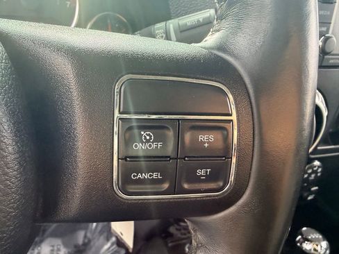 Used 2017 Jeep Wrangler Unlimited Sahara w/ Connectivity Group AWD/4WD image 20