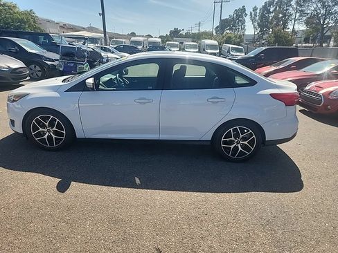Used 2018 Ford Focus SEL FWD image 9