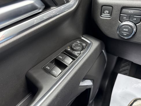 Used 2025 GMC Sierra 1500 SLT image 16