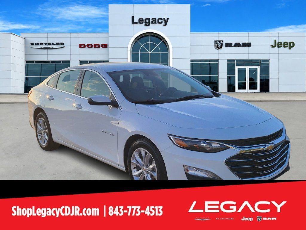 Used 2025 Chevrolet Malibu LT FWD image 1