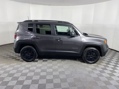 Used 2019 Jeep Renegade Sport image 5
