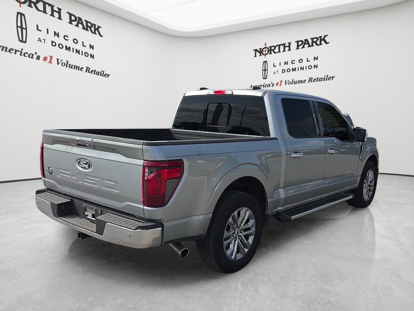 Used 2025 Ford F150 XLT w/ Equipment Group 302A MID RWD image 5