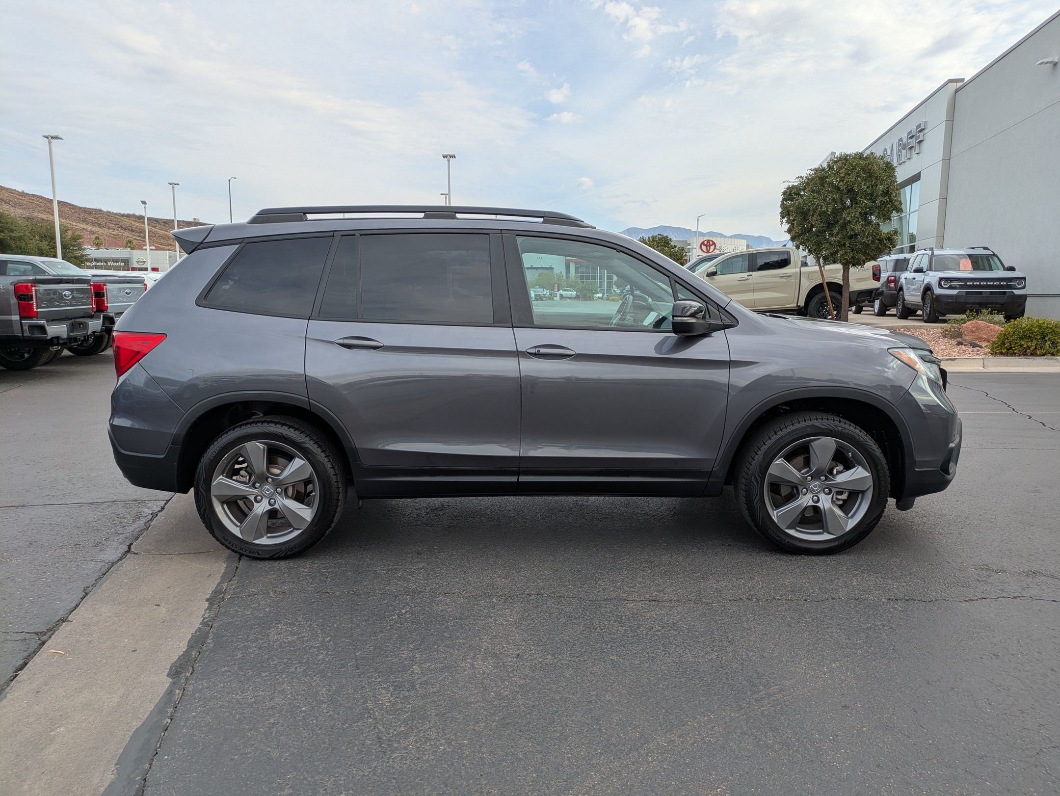 Used 2021 Honda Passport Touring image 2