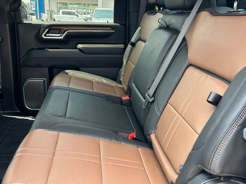 Used 2025 Chevrolet Silverado 3500 High Country AWD/4WD image 7