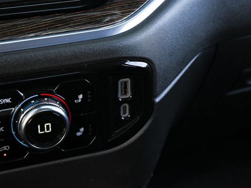 Used 2024 GMC Sierra 1500 Elevation image 27