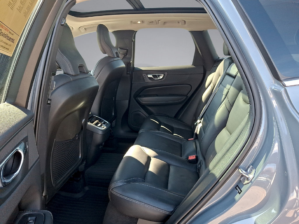 Used 2022 Volvo XC60 B5 Inscription w/ Advanced Package FWD image 26