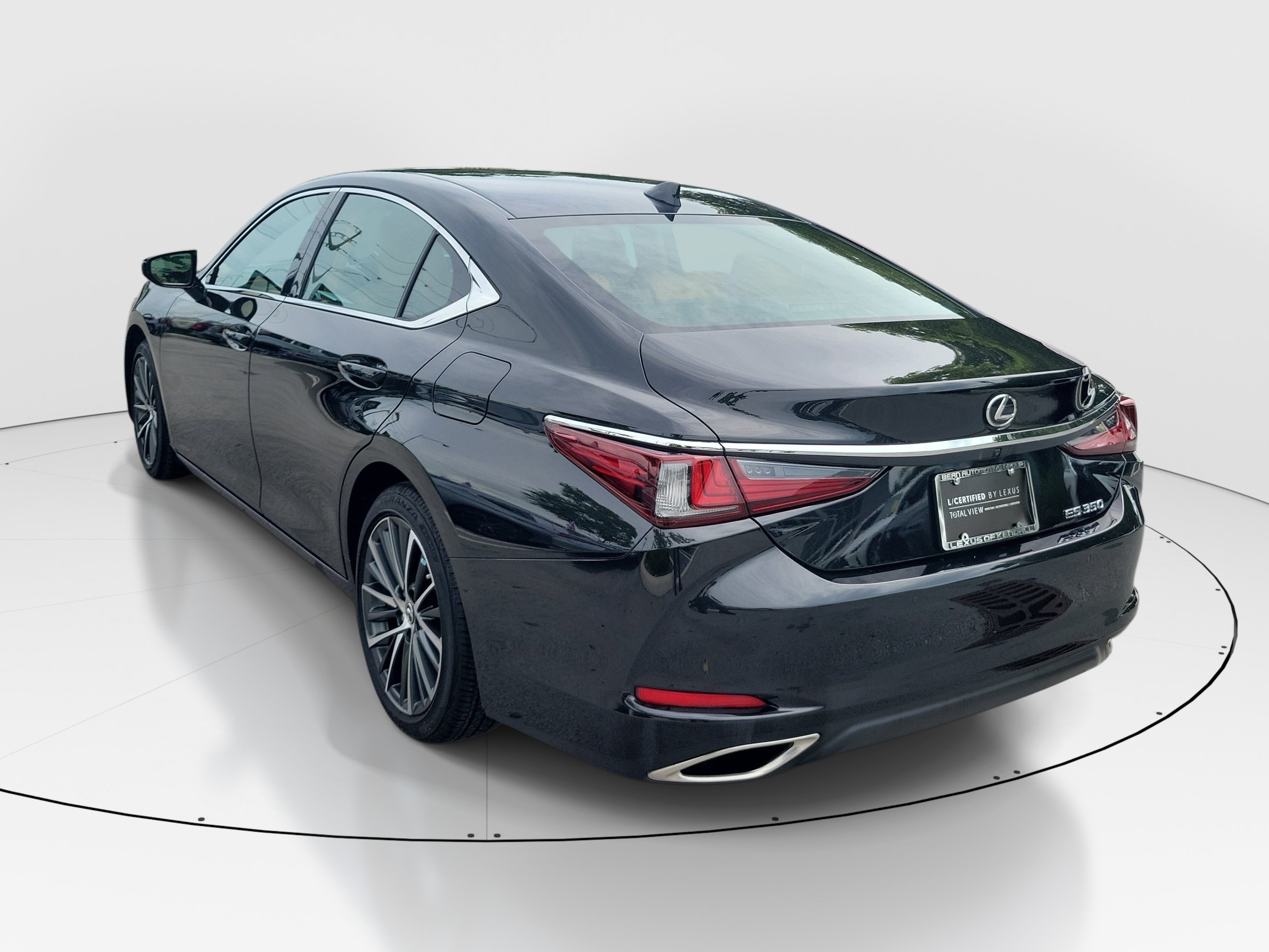 Used 2025 Lexus ES 350 w/ Premium Package FWD image 4
