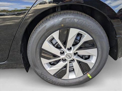 New 2025 Nissan Altima 2.5 S FWD image 9