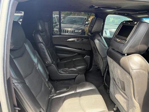 Used 2015 Cadillac Escalade ESV Platinum AWD/4WD image 16