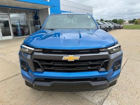 Used 2023 Chevrolet Colorado LT w/ LT Convenience Package III AWD/4WD image 8