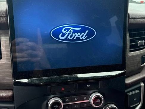 Used 2022 Ford Expedition Limited RWD image 15