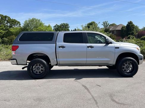 Used 2011 Toyota Tundra 4x4 CrewMax w/ Tow Pkg image 2