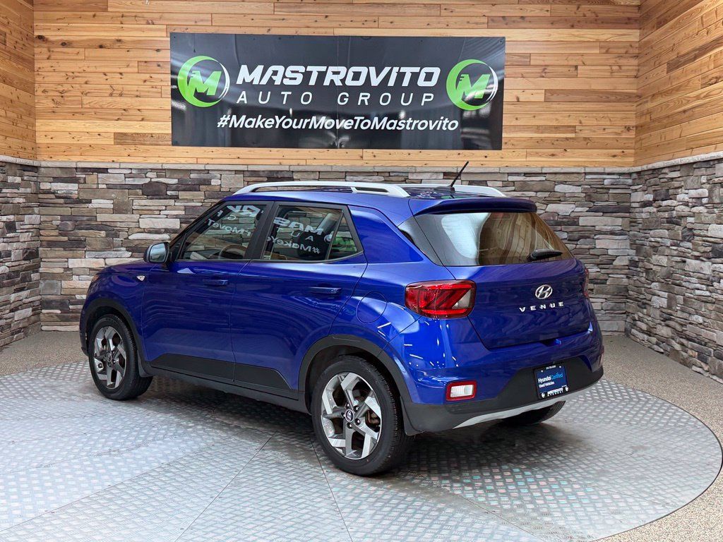 Used 2024 Hyundai Venue SEL FWD image 10