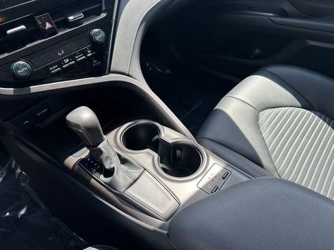 Used 2024 Toyota Camry SE FWD image 20