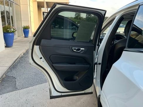 Certified 2024 Volvo XC60 B5 Core w/ Protection Package Premier AWD/4WD image 21