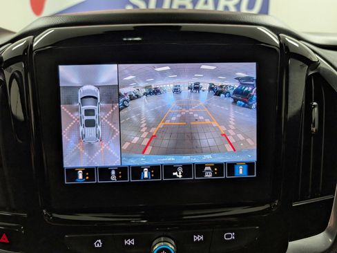 Used 2023 Chevrolet Traverse Premier image 17